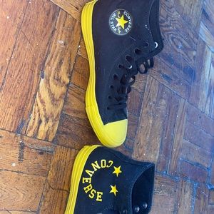 Smiley face converse’s black & yellow